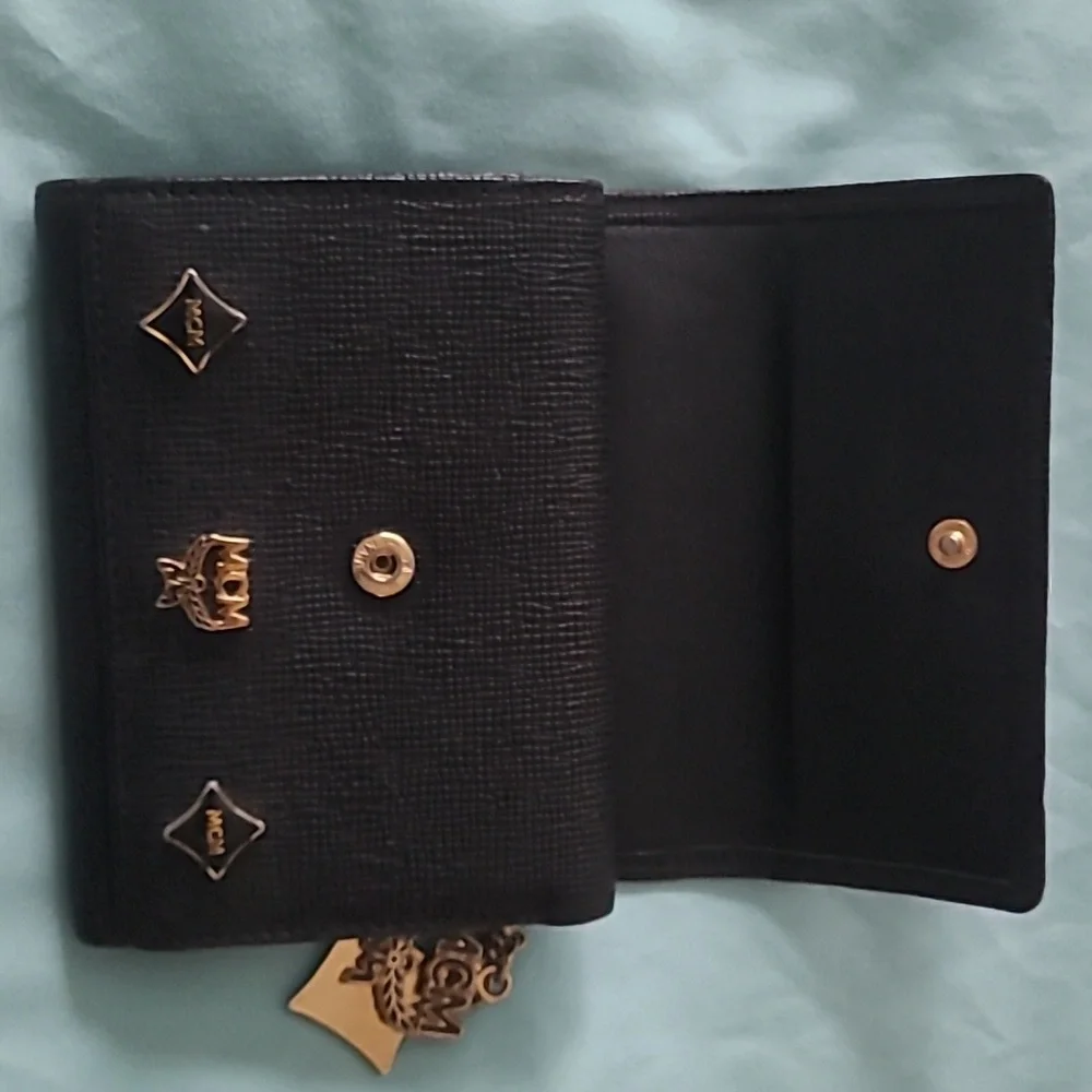 MCM EUC Bi-Fold Wallet - Picture 2 of 4